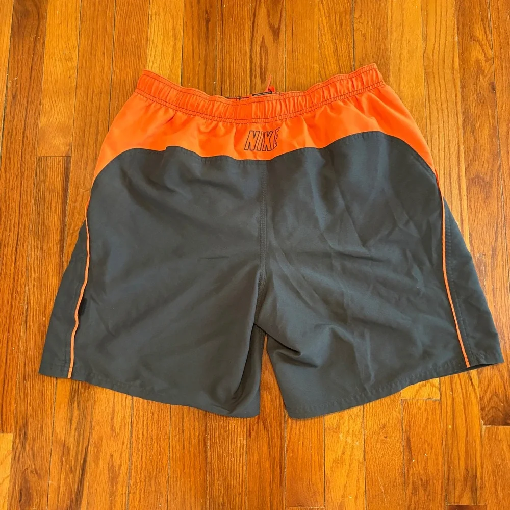 Nike Mens Large Swim Trunks Dark Gray Orange Mesh Lined Pockets Board Shorts